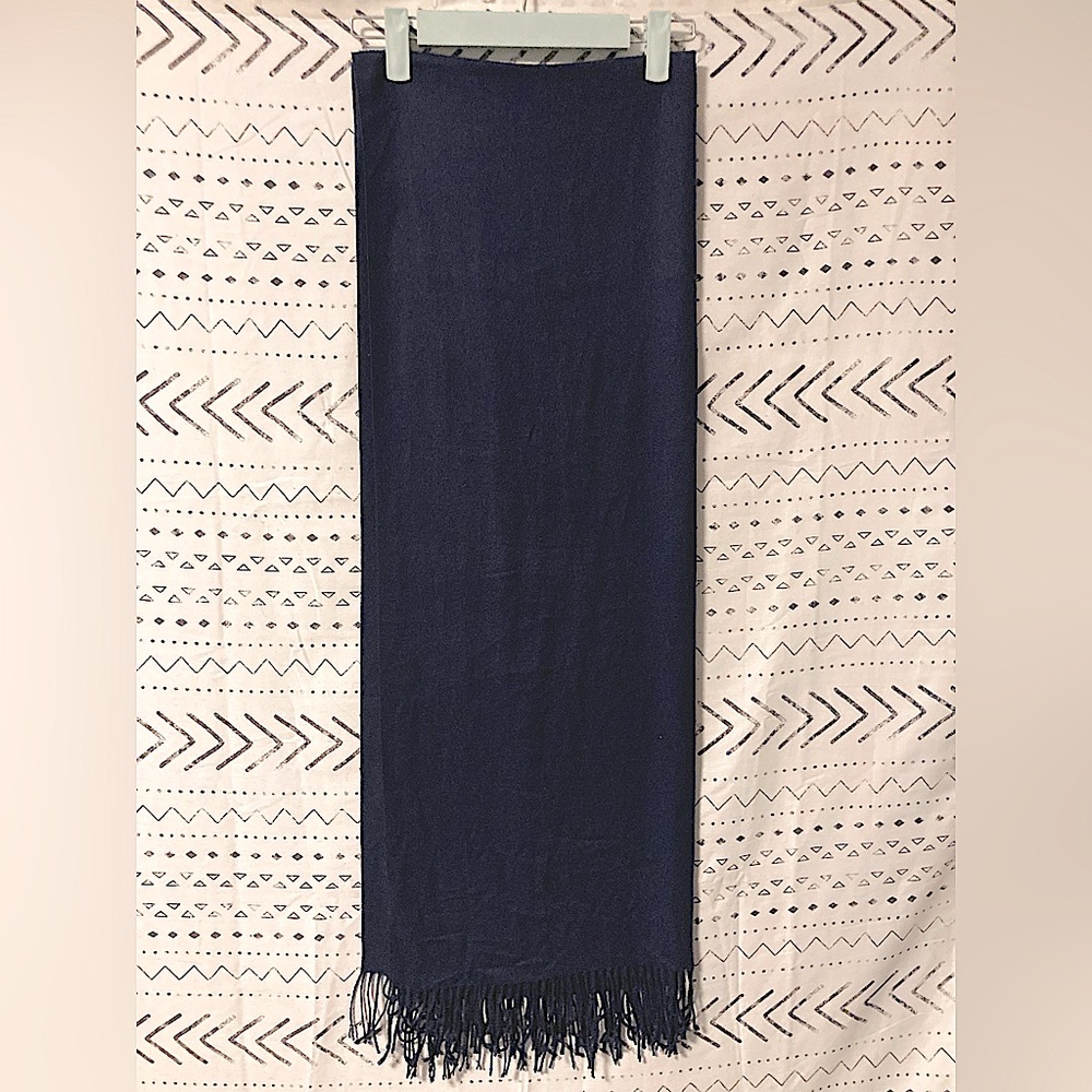 Furtalk Soft, Navy scarf with tassels - Picture 6 of 6